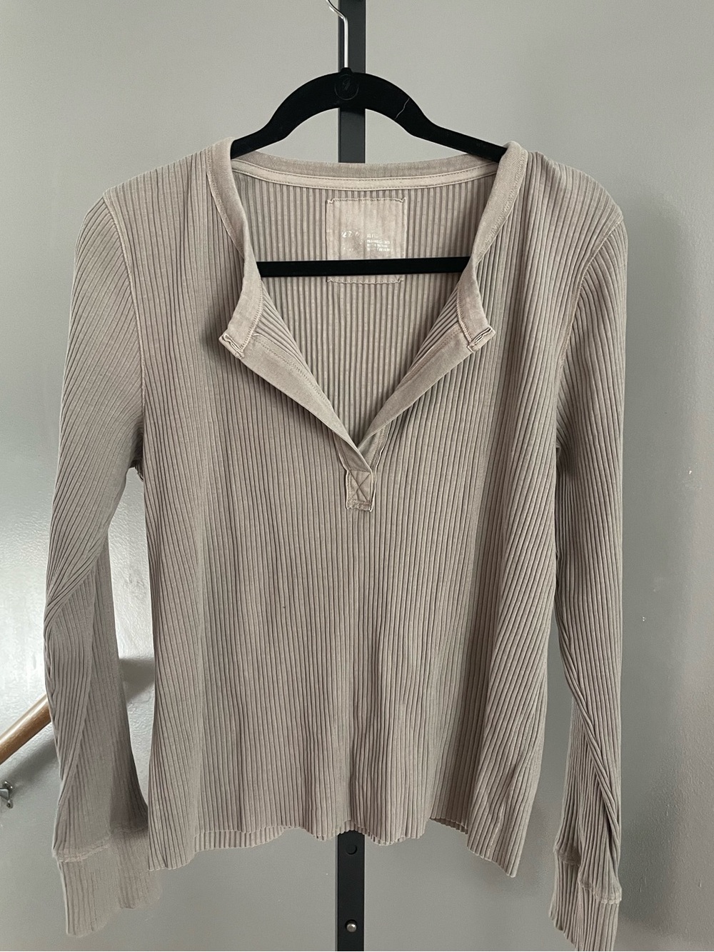 Aerie Ribbed Knit Stone Gray Henley Long Sleeve Top Size XL
